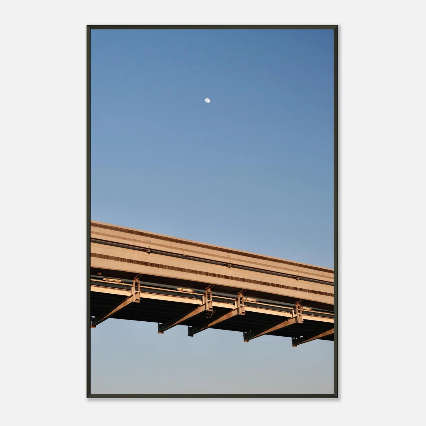 LUNAR LINES DUBAI - SENSES boutique.